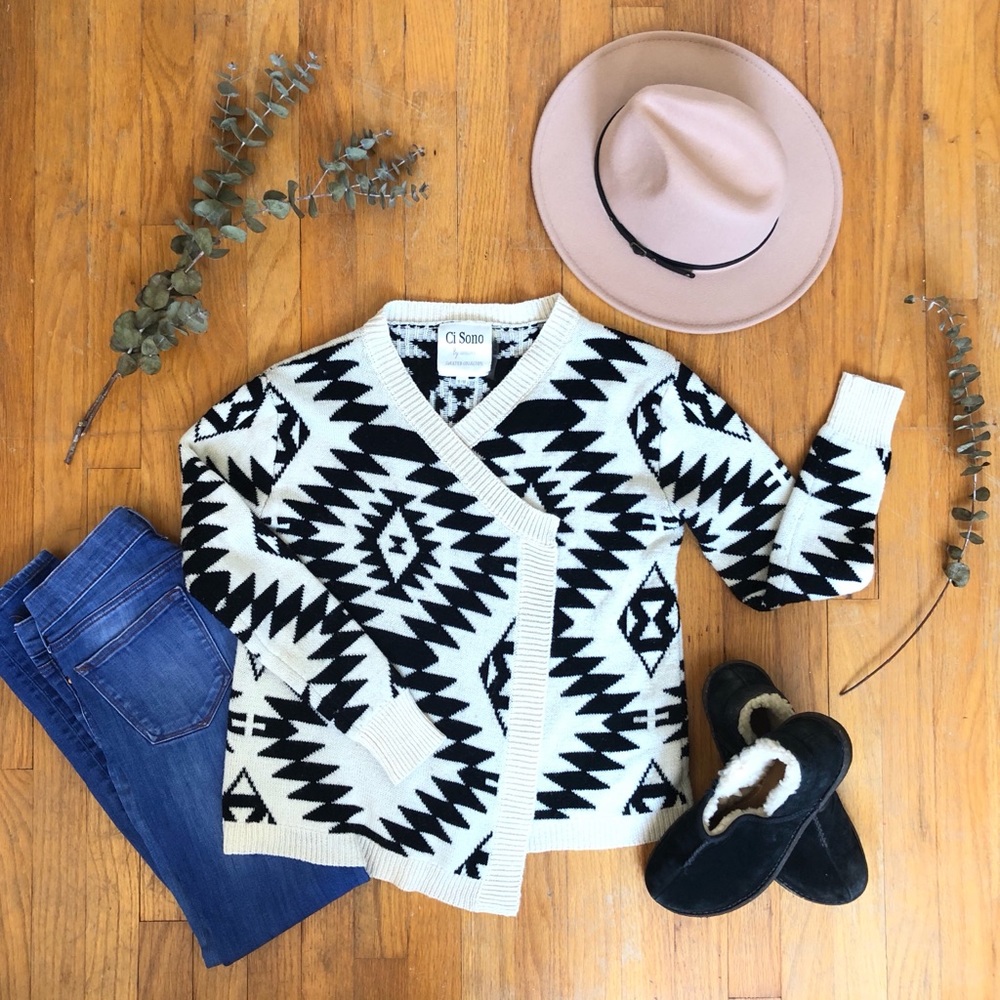 Ci Sono by Cavalini Tribal Pattern Sweater